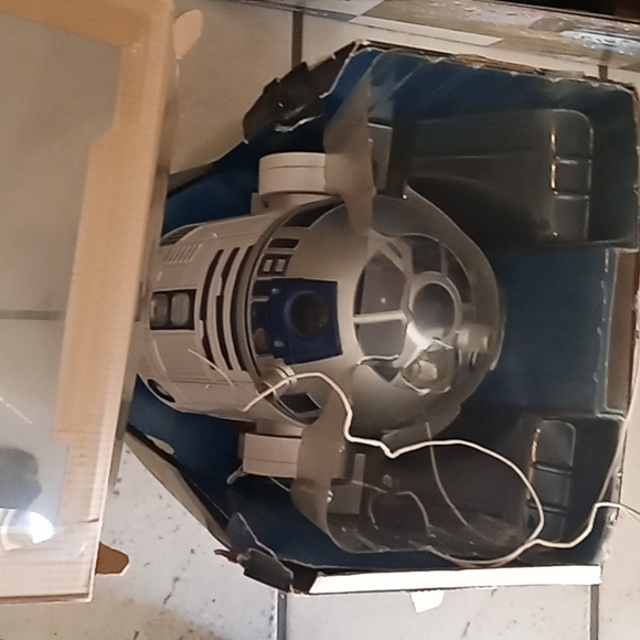R2D2 interactive Astromech droid - Picture 4 of 5